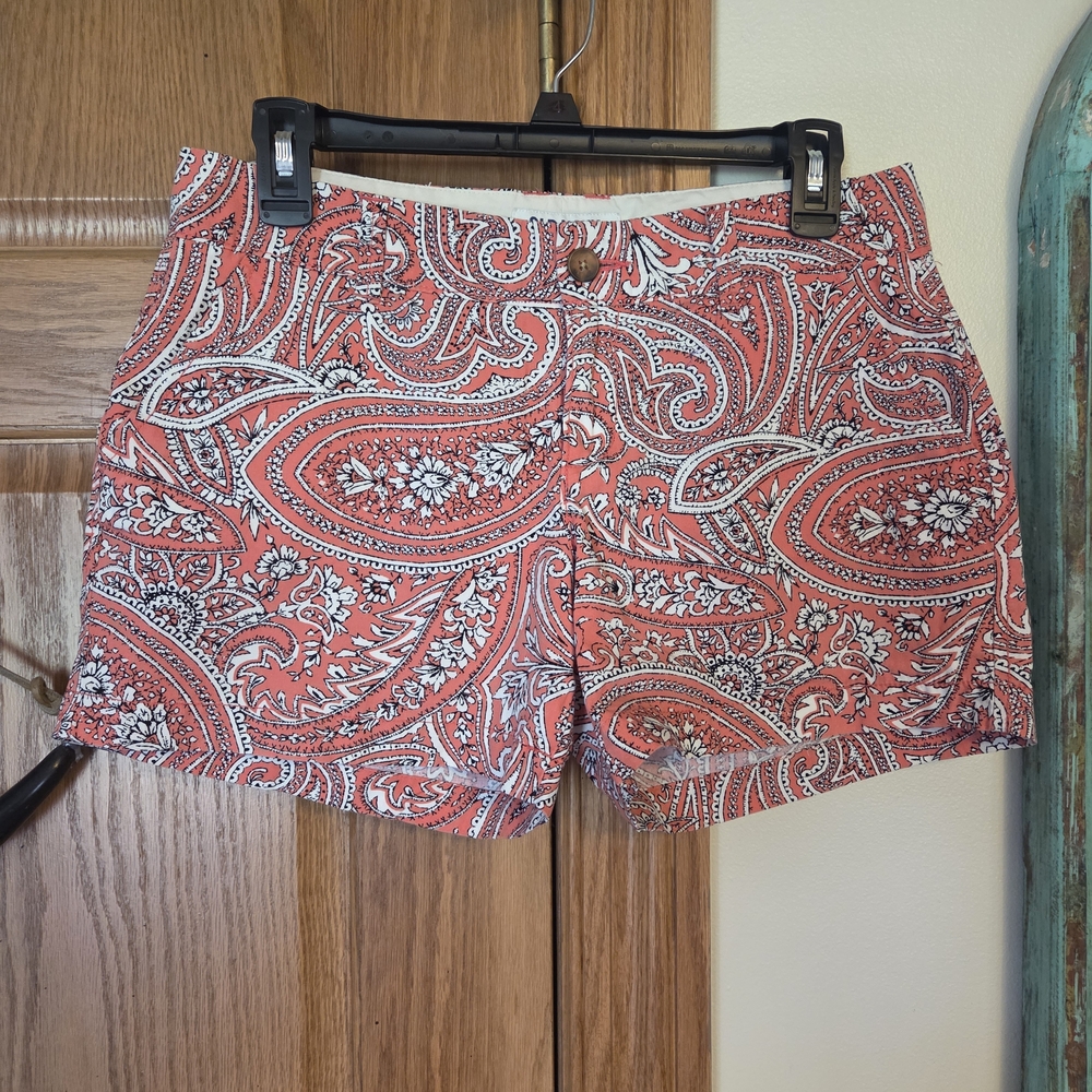 OLD NAVY    SIZE 2.                  Coral Paisley Women's Shorts